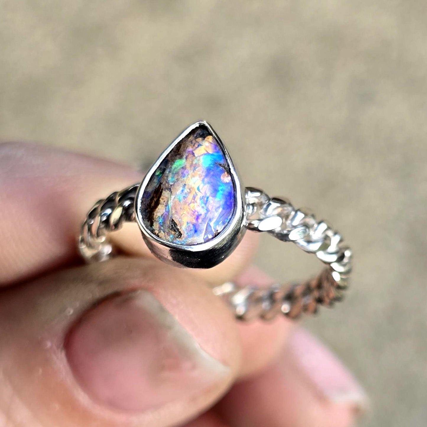 Flaw**Pipe Opal Curb Chain Ring size 8