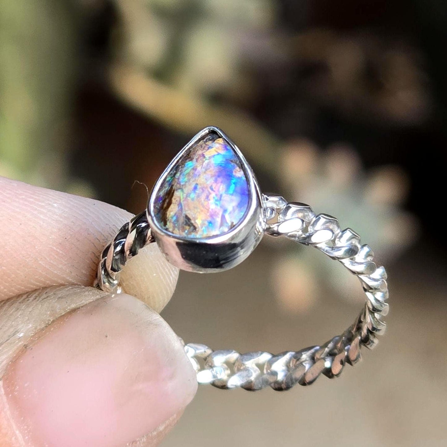 Flaw**Pipe Opal Curb Chain Ring size 8
