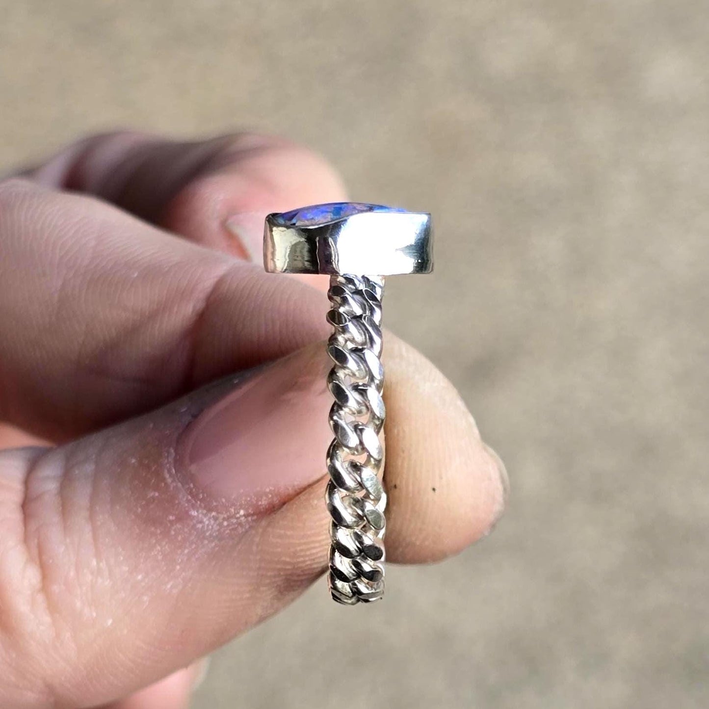 Flaw**Pipe Opal Curb Chain Ring size 8