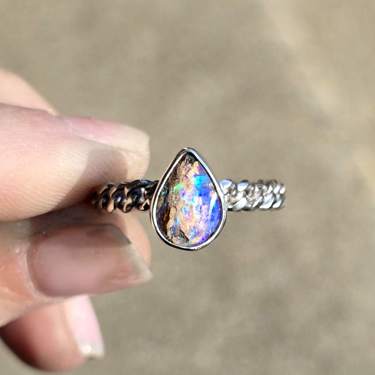 Flaw**Pipe Opal Curb Chain Ring size 8